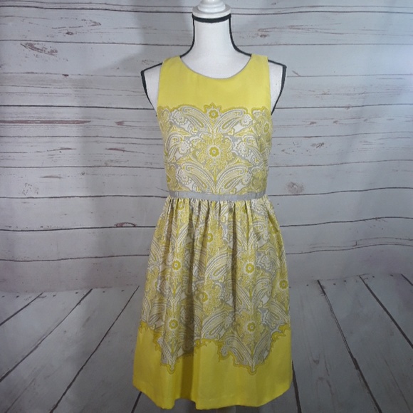 LOFT Dresses & Skirts - Loft sleeveless dress zips up the back EUC size 4